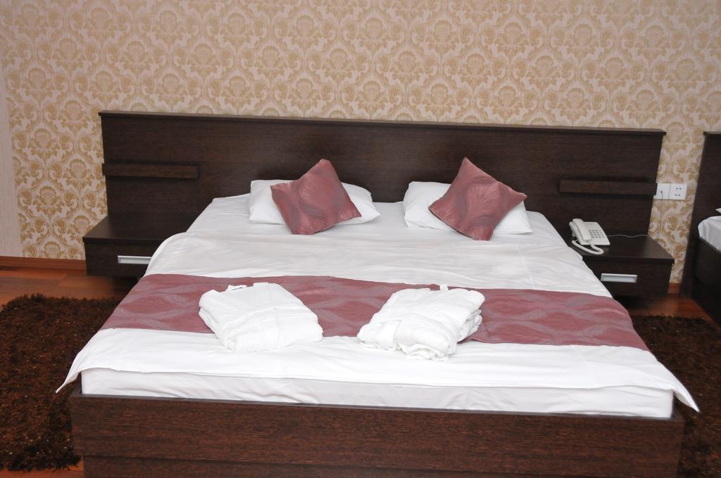 Xudaferin Hotel Baku Bagian luar foto