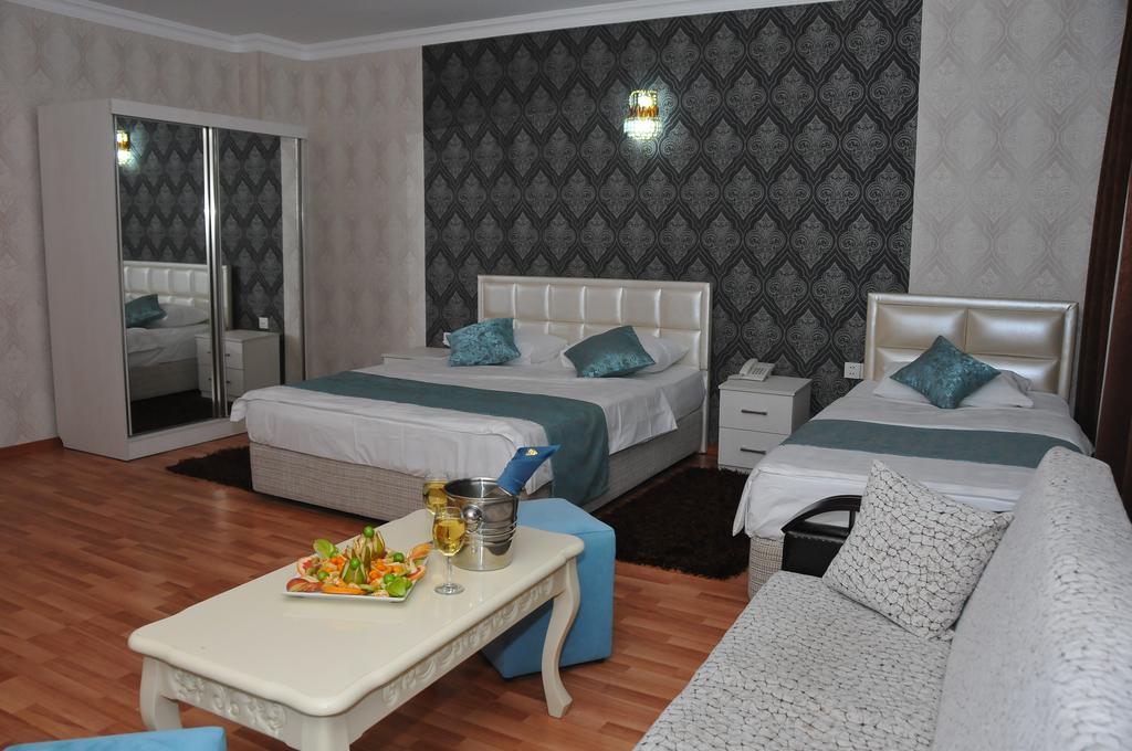 Xudaferin Hotel Baku Bagian luar foto